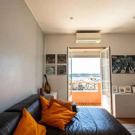Ambassador River View Apartment Lisbon